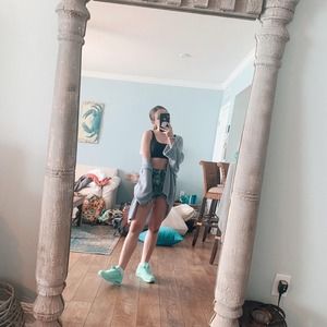 Meet your Posher, Lanie